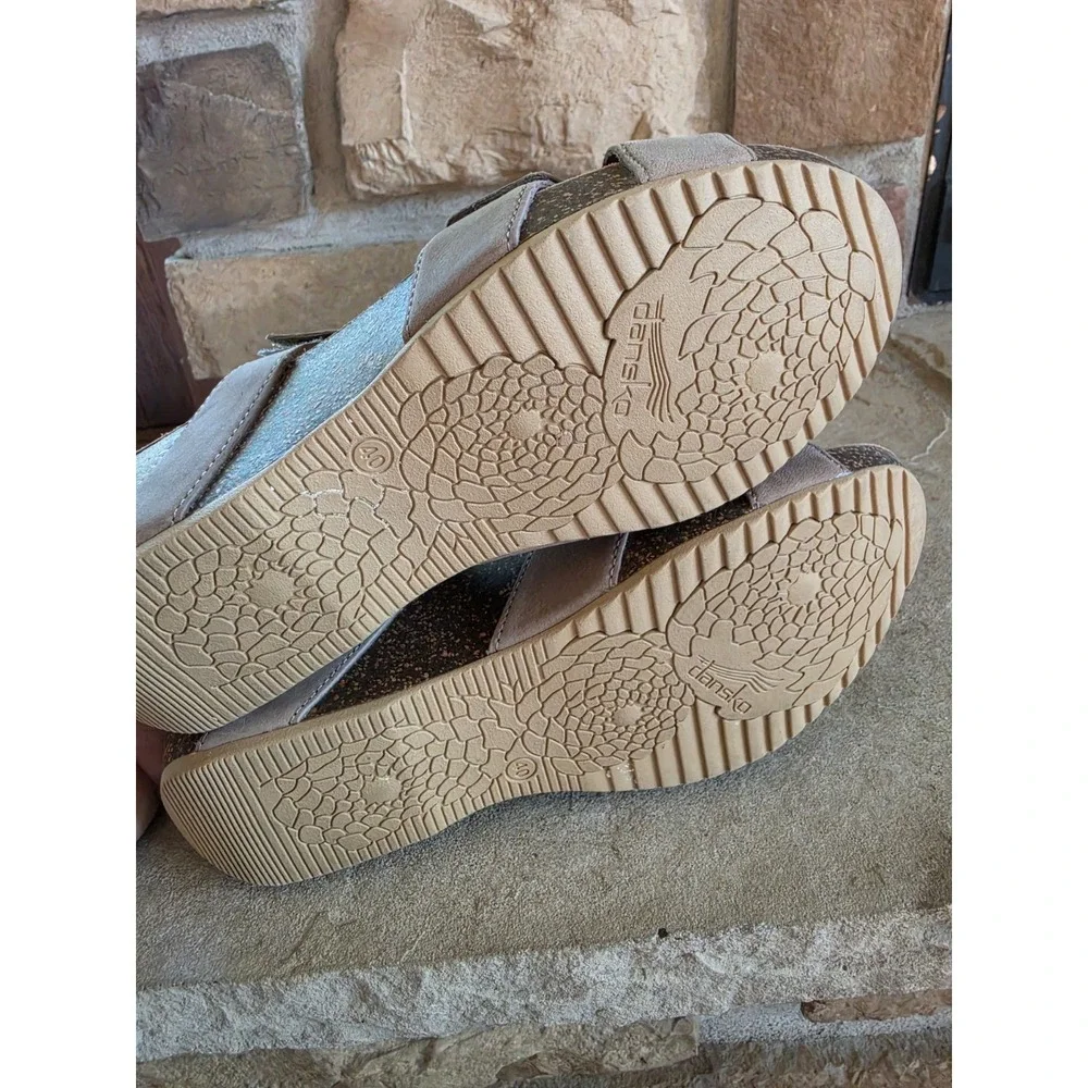 Dansko Susie Sandals Taupe Milled Nubuck Leather Wedge Cork Sz 40/US‎ 9.5-10